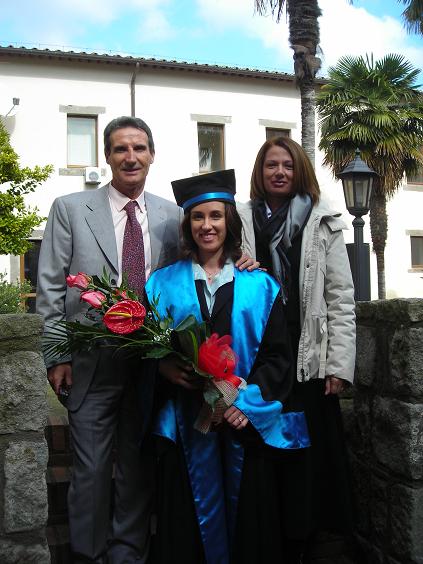 La Dott.ssa Martina Campolongo insieme a papà Nicola e mamma Francesca