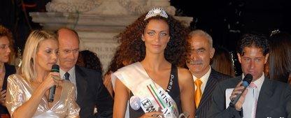 Miss Lazio Ilaria Capponi ed i presentatori della serata Stefano Raucci e Pamela Bonfada - foto Salvatelli