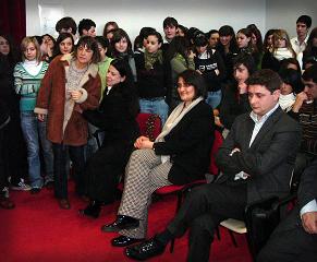 Il Presidende della Provincia Mazzoli con gli studenti del Liceo Buratti